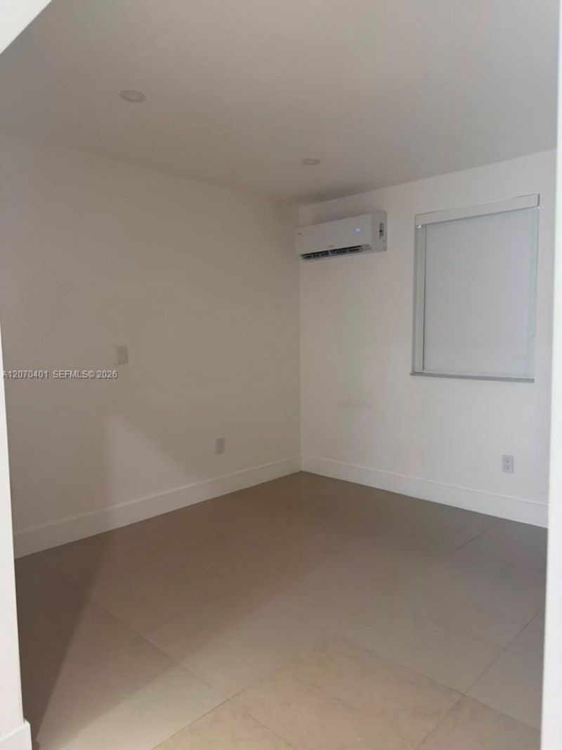 861 E 33rd St , Unit 1, Hialeah, FL 33013 Photo