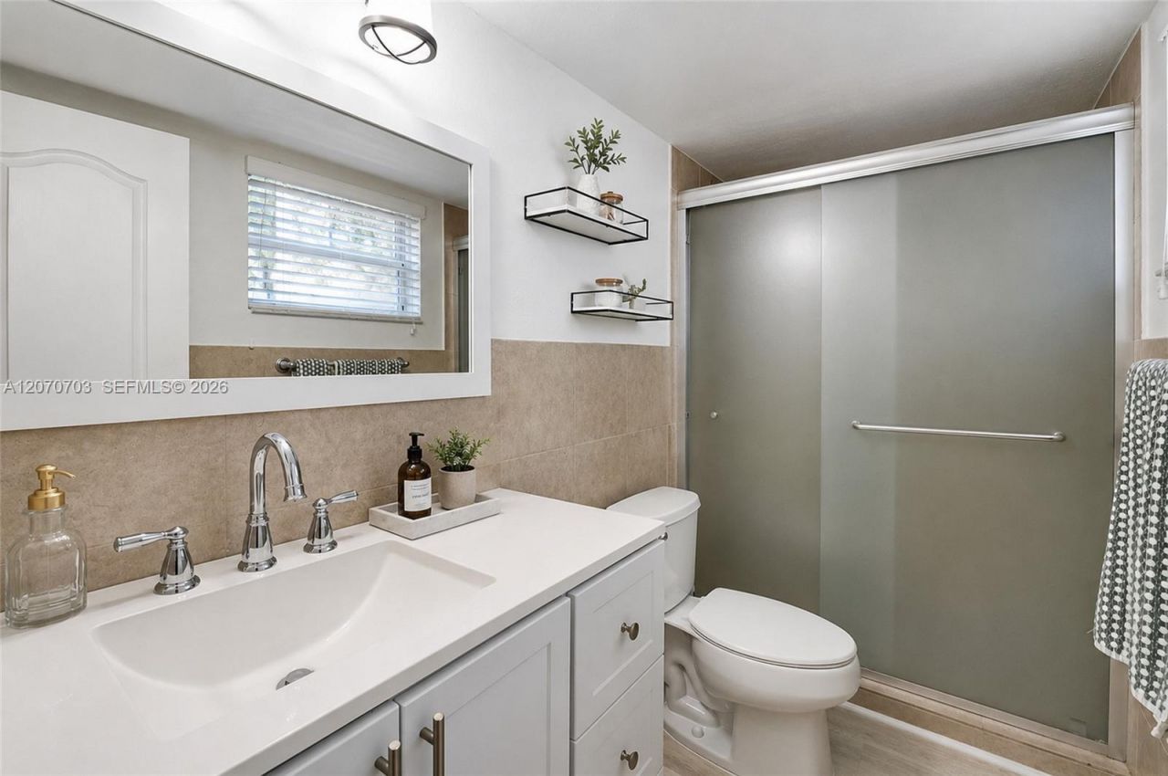 8950 SW 69th Ct, Unit 109, Pinecrest, FL 33156 Photo