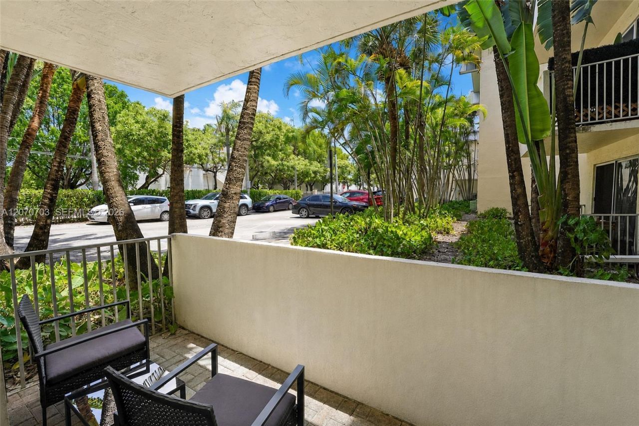 8950 SW 69th Ct, Unit 109, Pinecrest, FL 33156 Photo
