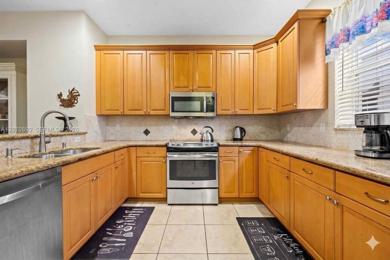 1033 NE 17th Way, Unit 1202, Fort Lauderdale, FL 33304 Photo