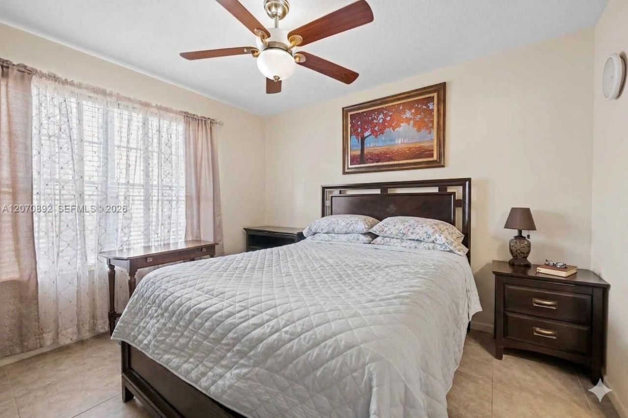 1033 NE 17th Way, Unit 1202, Fort Lauderdale, FL 33304 Photo