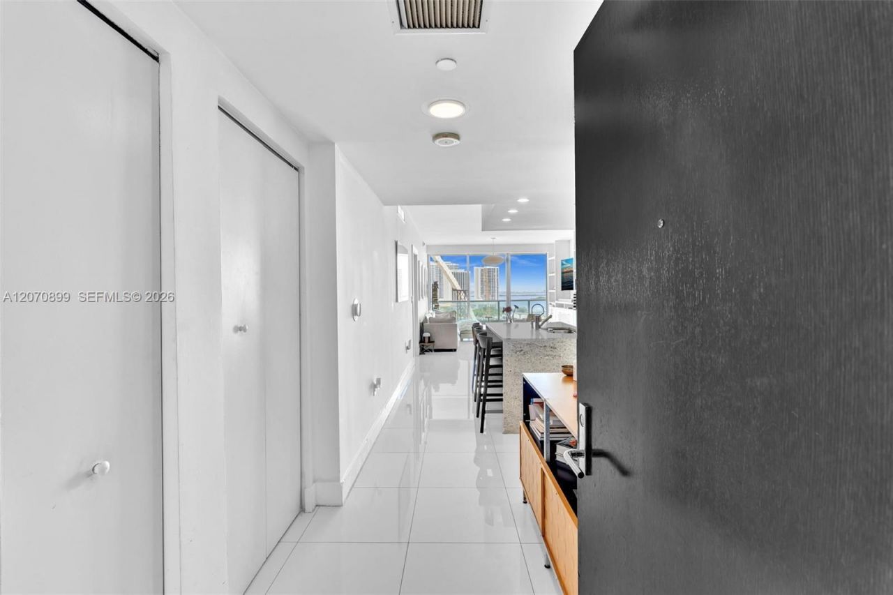 900 Biscayne Blvd , Unit 1708, Miami, FL 33132 Photo