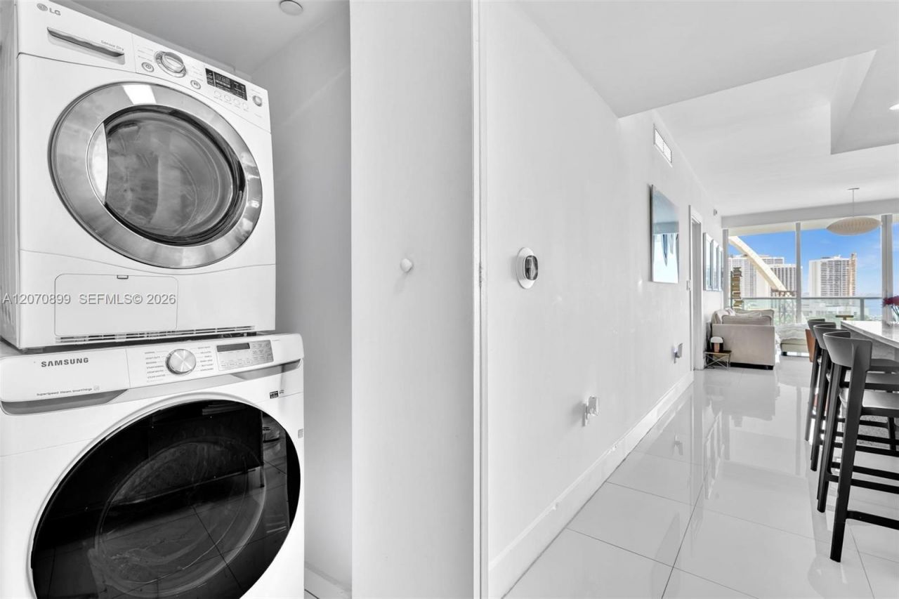 900 Biscayne Blvd , Unit 1708, Miami, FL 33132 Photo