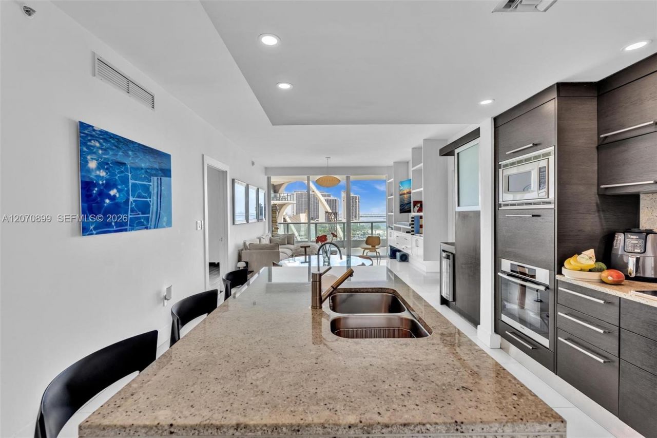 900 Biscayne Blvd , Unit 1708, Miami, FL 33132 Photo