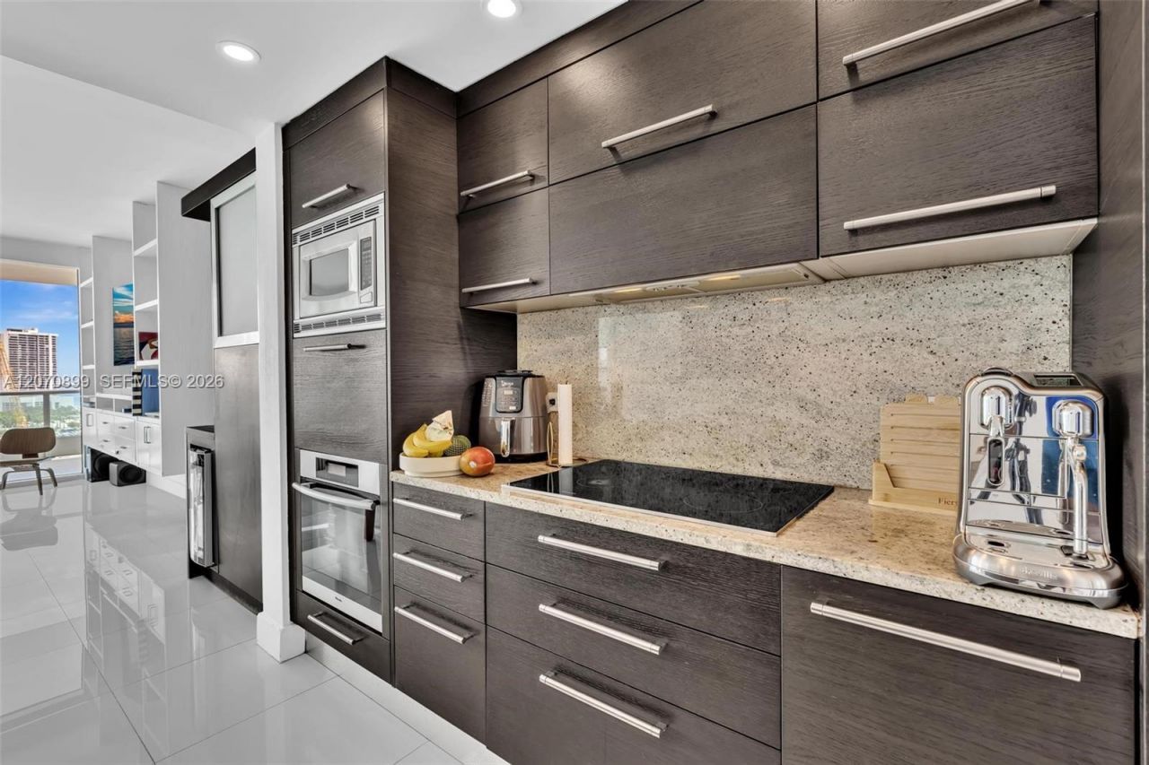 900 Biscayne Blvd , Unit 1708, Miami, FL 33132 Photo