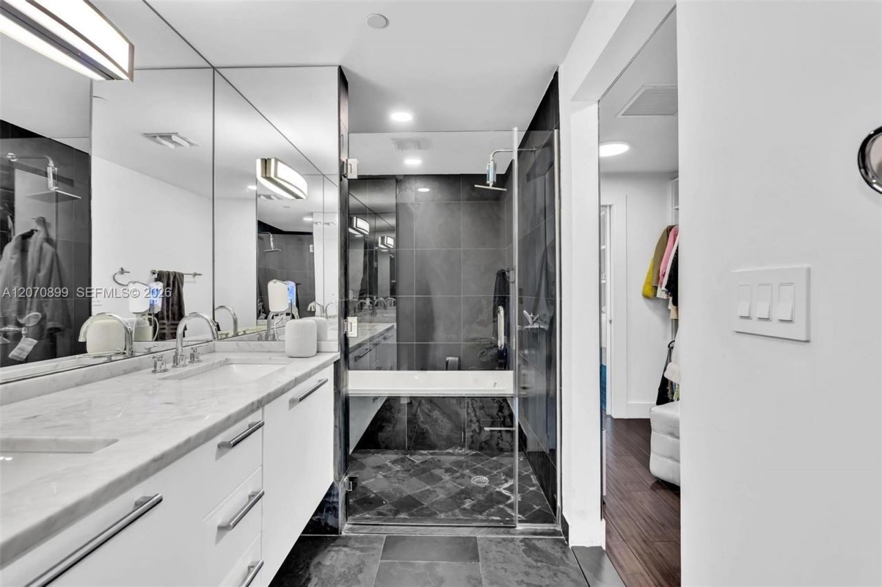 900 Biscayne Blvd , Unit 1708, Miami, FL 33132 Photo