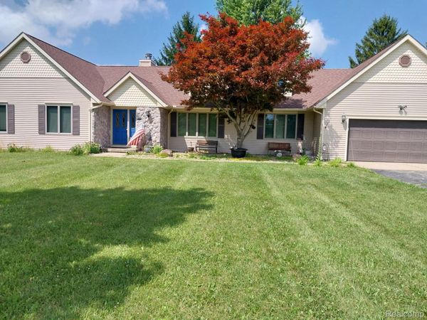 3581 N Burkhart Road, Howell Township, Mi 48855