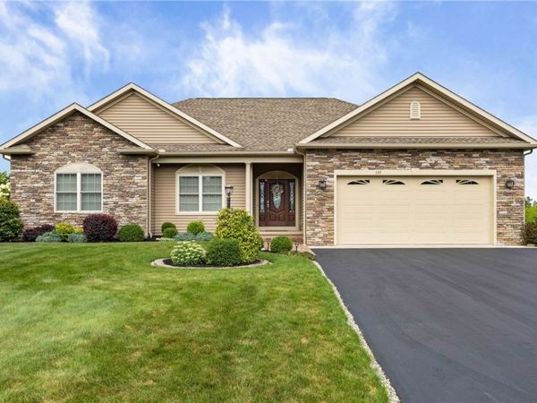 137 Kensington Court , Livonia, NY 14487
