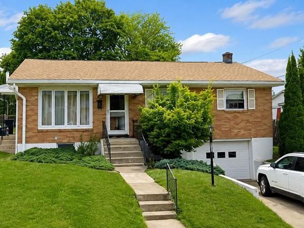 958 SEYBERT STREET , HAZLETON, PA 18201