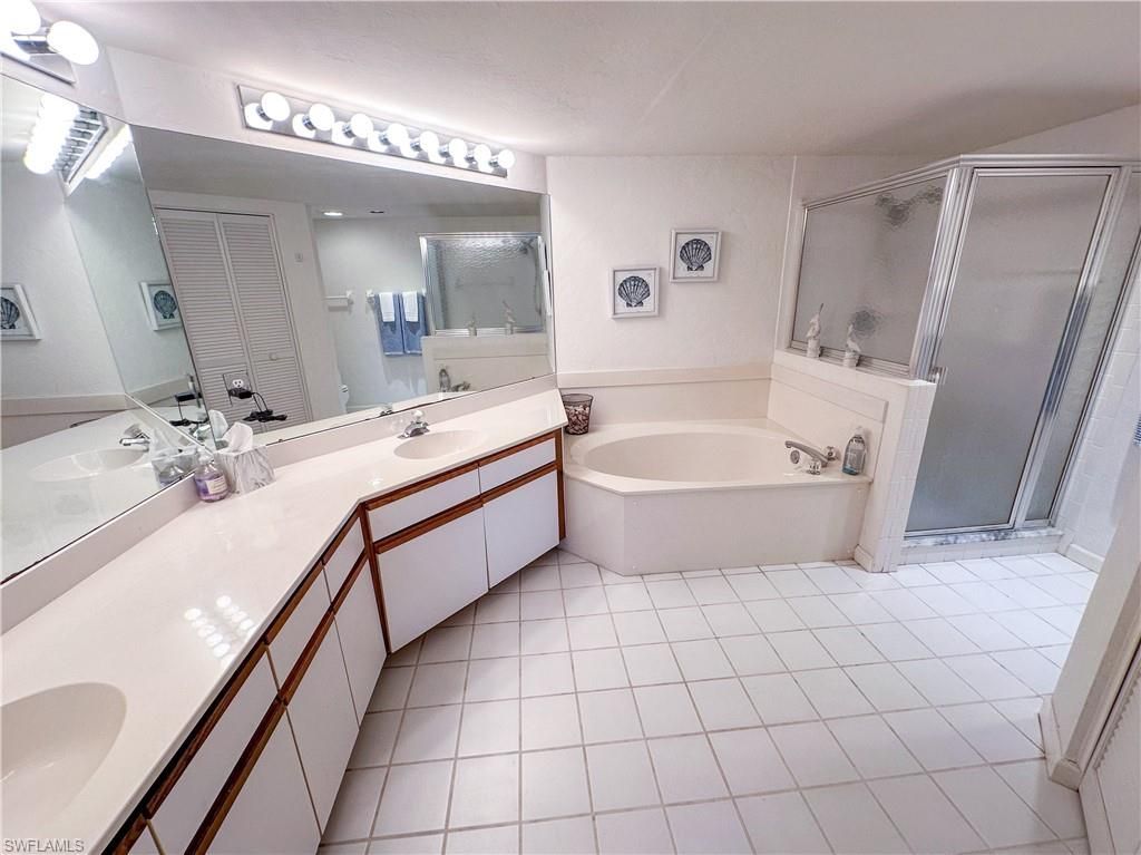 4240 Lake Forest Dr , Unit 413, Bonita Springs, FL 34134 Photo
