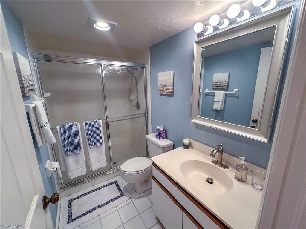 4240 Lake Forest Dr , Unit 413, Bonita Springs, FL 34134 Photo