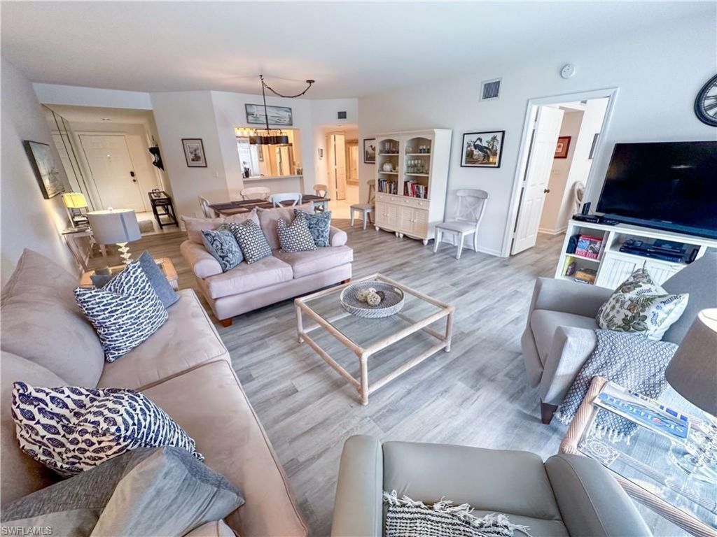 4240 Lake Forest Dr , Unit 413, Bonita Springs, FL 34134 Photo