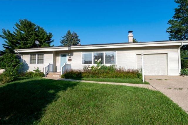 928 Woodland Drive, Rockford, IL 61108 Main Photo