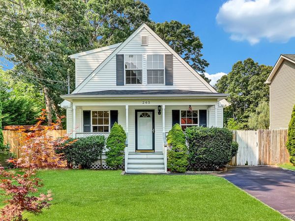 265 Forrest Avenue , Shirley, NY 11967