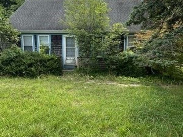 865 Sandwich Road, Falmouth, MA 02536