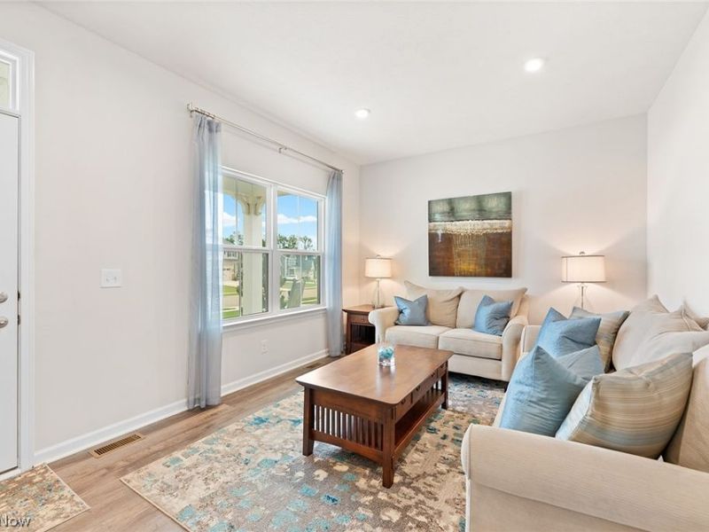 7181 Stonegate Circle NE, Canton, OH 44721 Photo 3