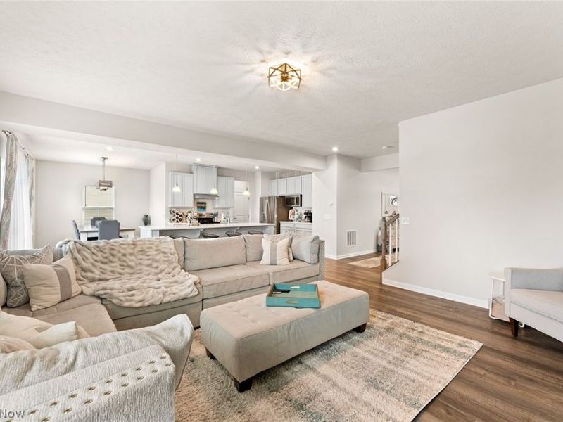 7181 Stonegate Circle NE, Canton, OH 44721 Photo 5