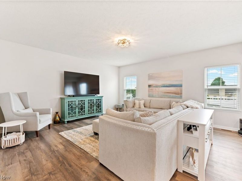 7181 Stonegate Circle NE, Canton, OH 44721 Photo 6
