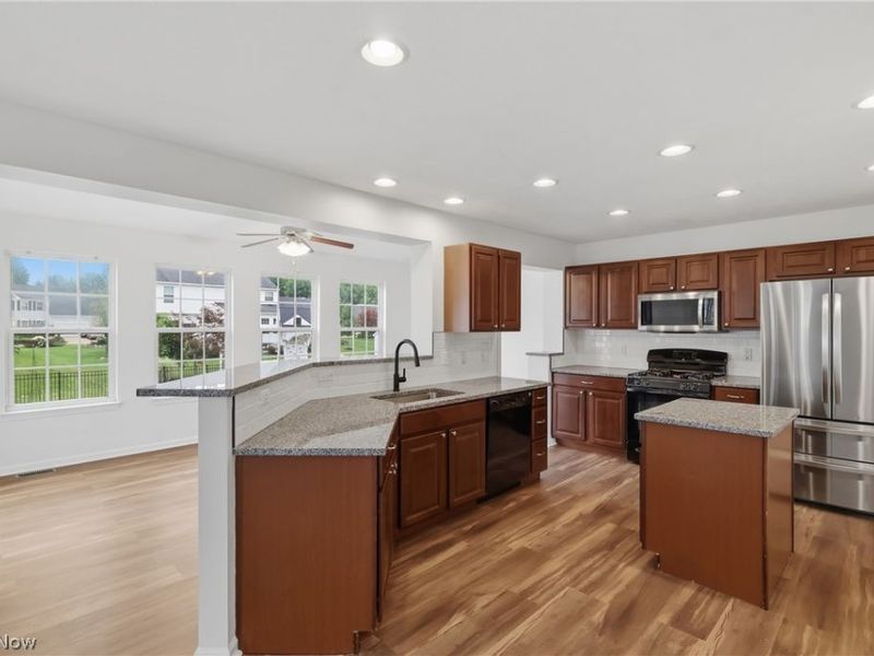 36035 Harbor Drive, North Ridgeville, OH 44039 Photo 10