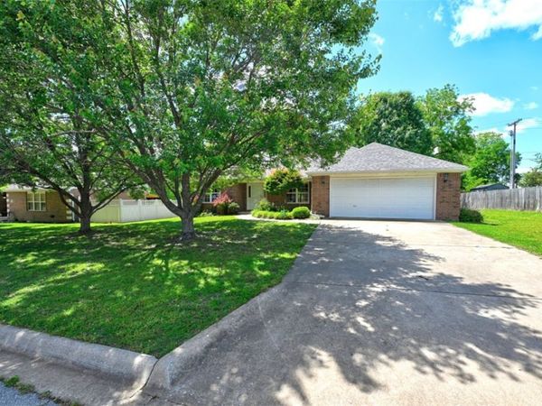 340 E Beca Lane , Prairie Grove, AR 72753
