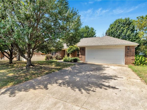 340 E Beca Lane , Prairie Grove, AR 72753