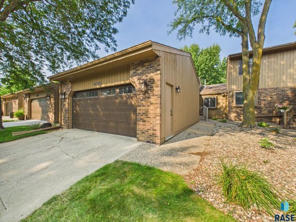 1435 S Westward Ho Pl, Sioux Falls, SD 57105