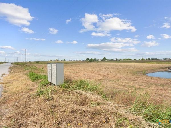 2308 Bluebonnet Drive, Rogers, TX 76569