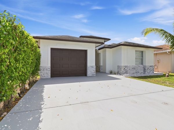 105 Vanessa Street, Palm Springs, FL 33461