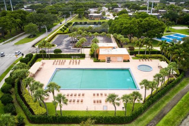 5411 54th Way, West Palm Beach, FL 33409 Photo