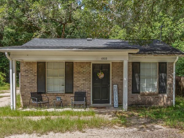 1933 Pallister Pl, Mobile, AL 36618