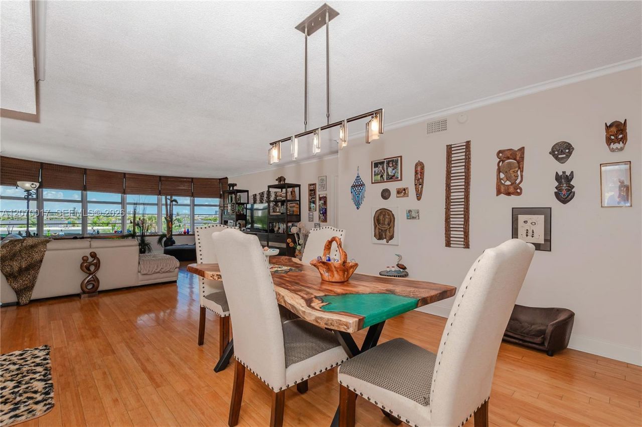 3051 NE 48th St , Unit 406, Fort Lauderdale, FL 33308 Photo