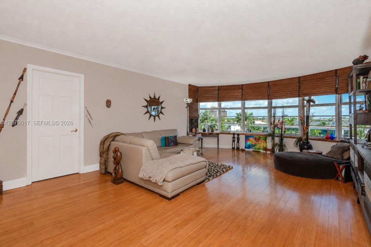 3051 NE 48th St , Unit 406, Fort Lauderdale, FL 33308 Photo