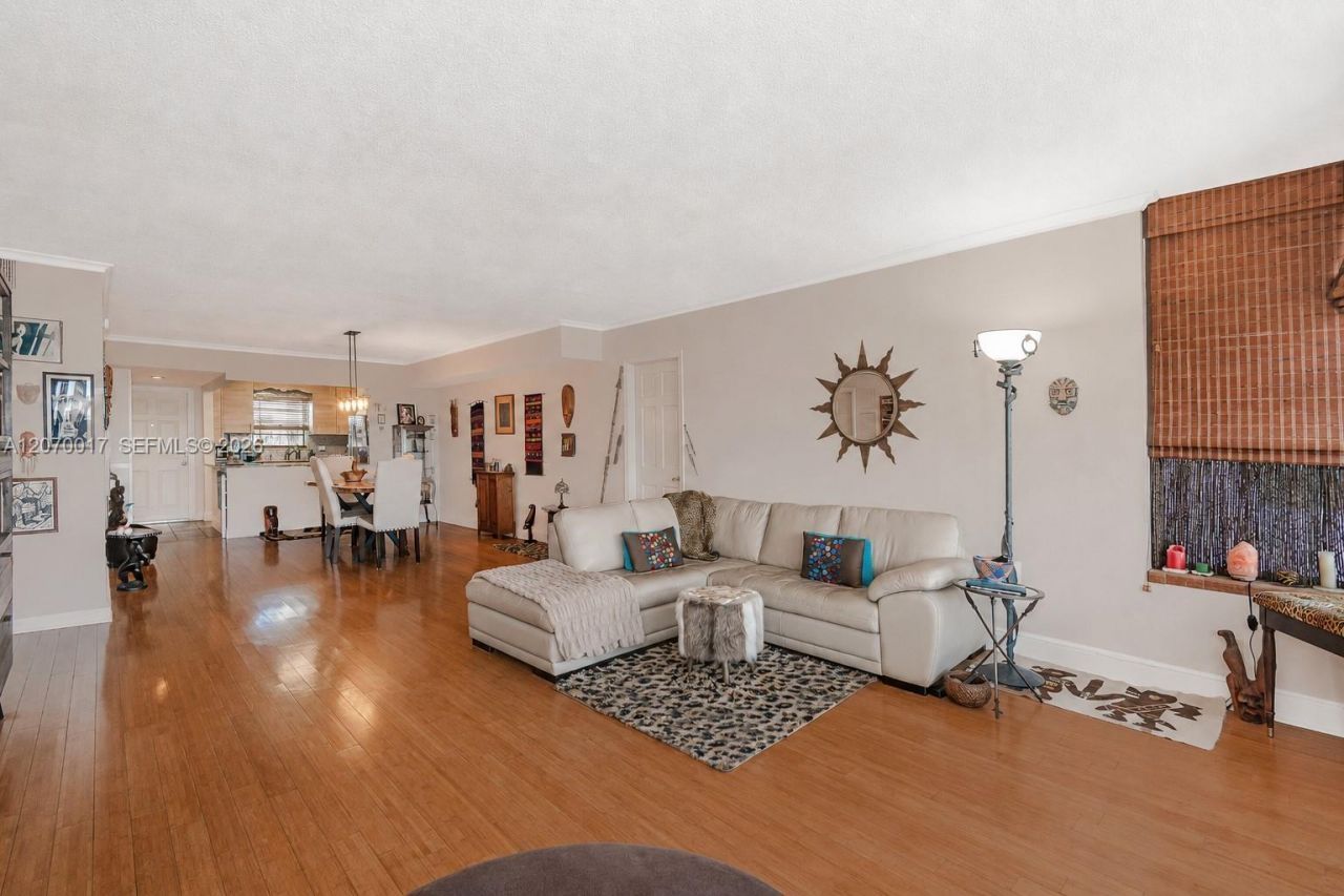 3051 NE 48th St , Unit 406, Fort Lauderdale, FL 33308 Photo