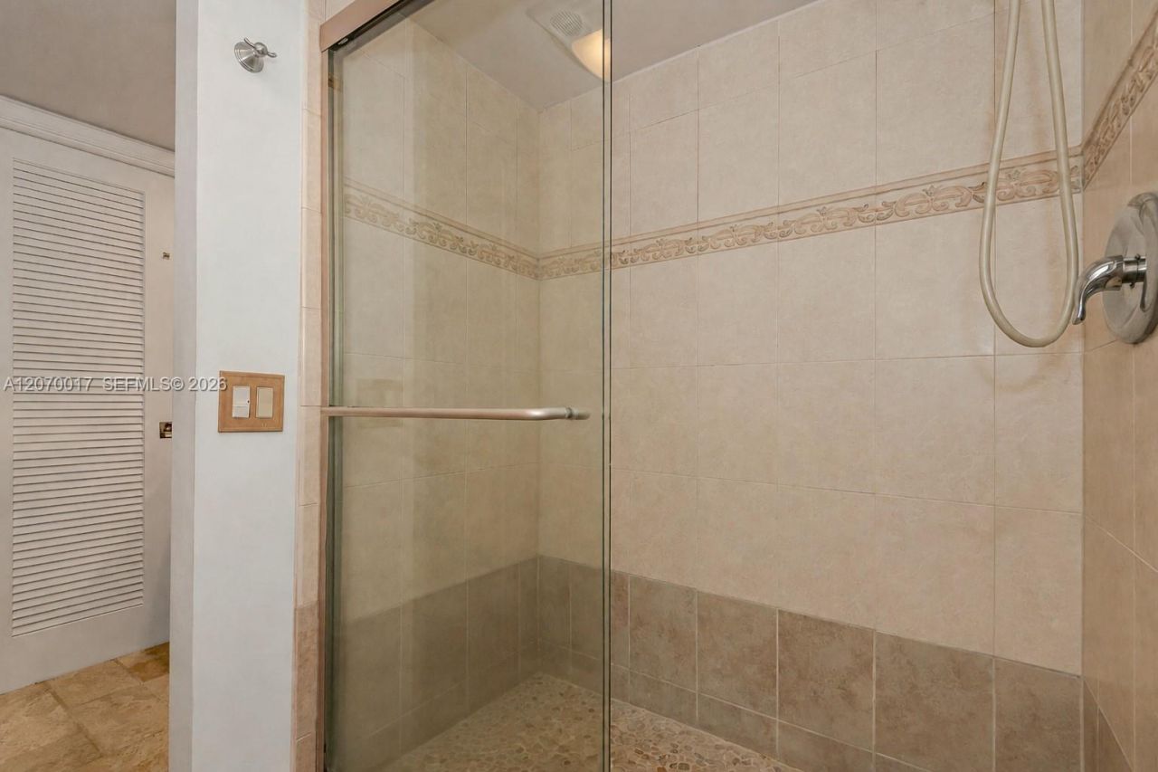 3051 NE 48th St , Unit 406, Fort Lauderdale, FL 33308 Photo
