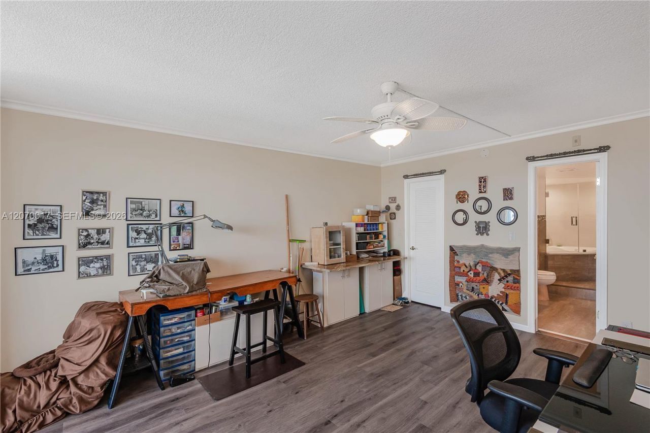 3051 NE 48th St , Unit 406, Fort Lauderdale, FL 33308 Photo