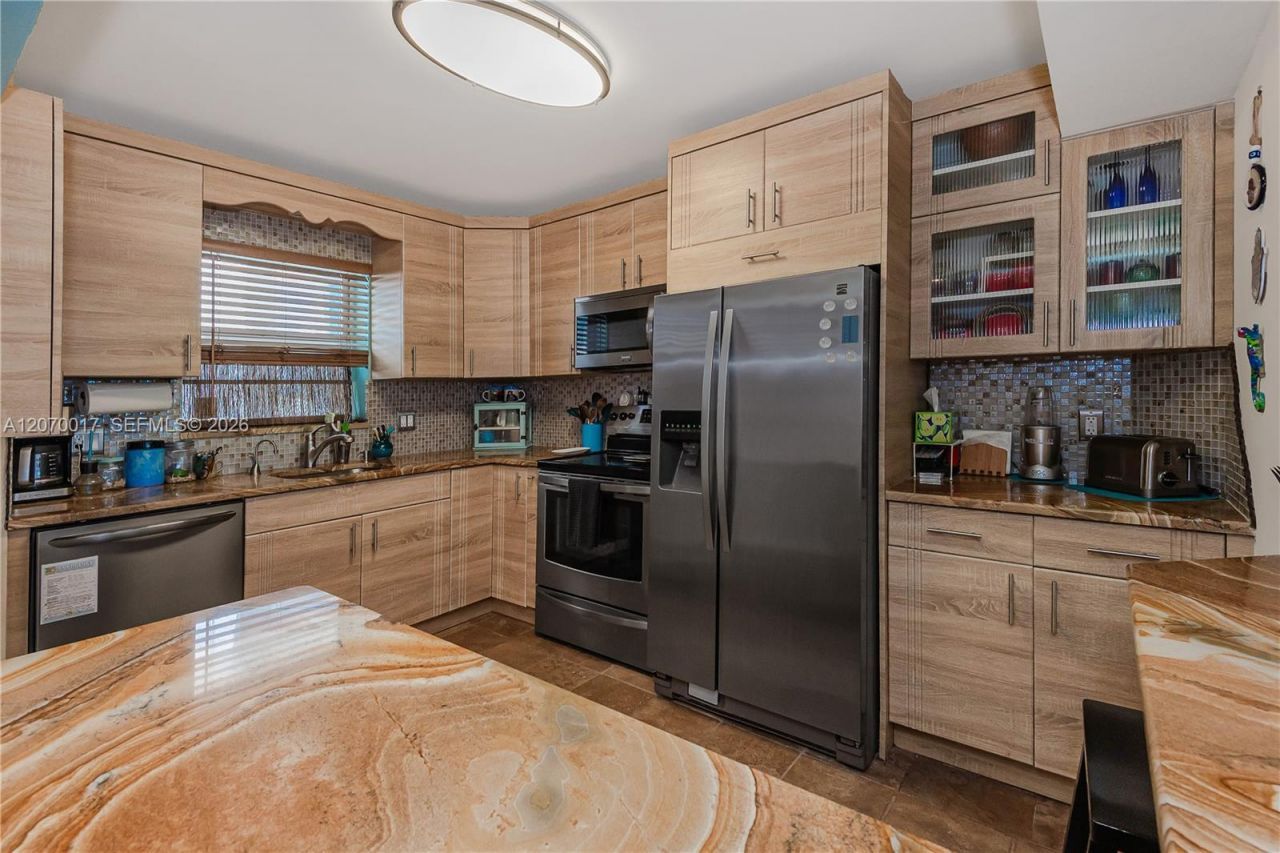 3051 NE 48th St , Unit 406, Fort Lauderdale, FL 33308 Photo
