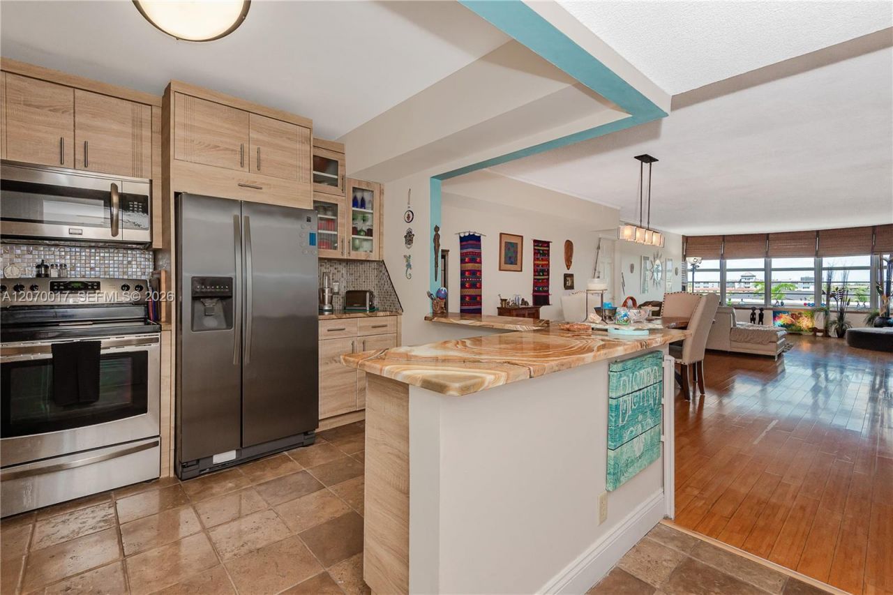 3051 NE 48th St , Unit 406, Fort Lauderdale, FL 33308 Photo
