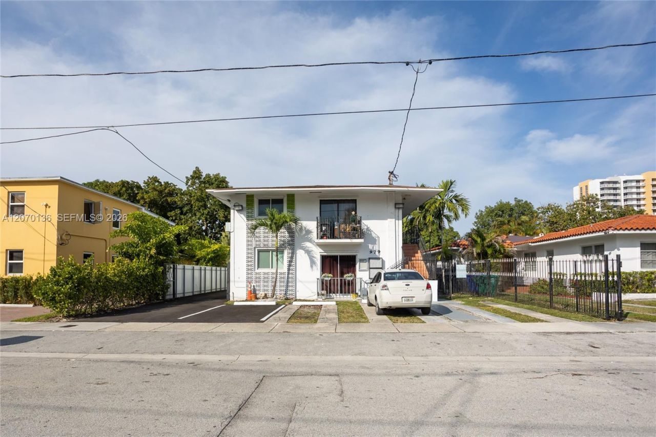 979 SW 10th St , Unit 2, Miami, FL 33130 Photo