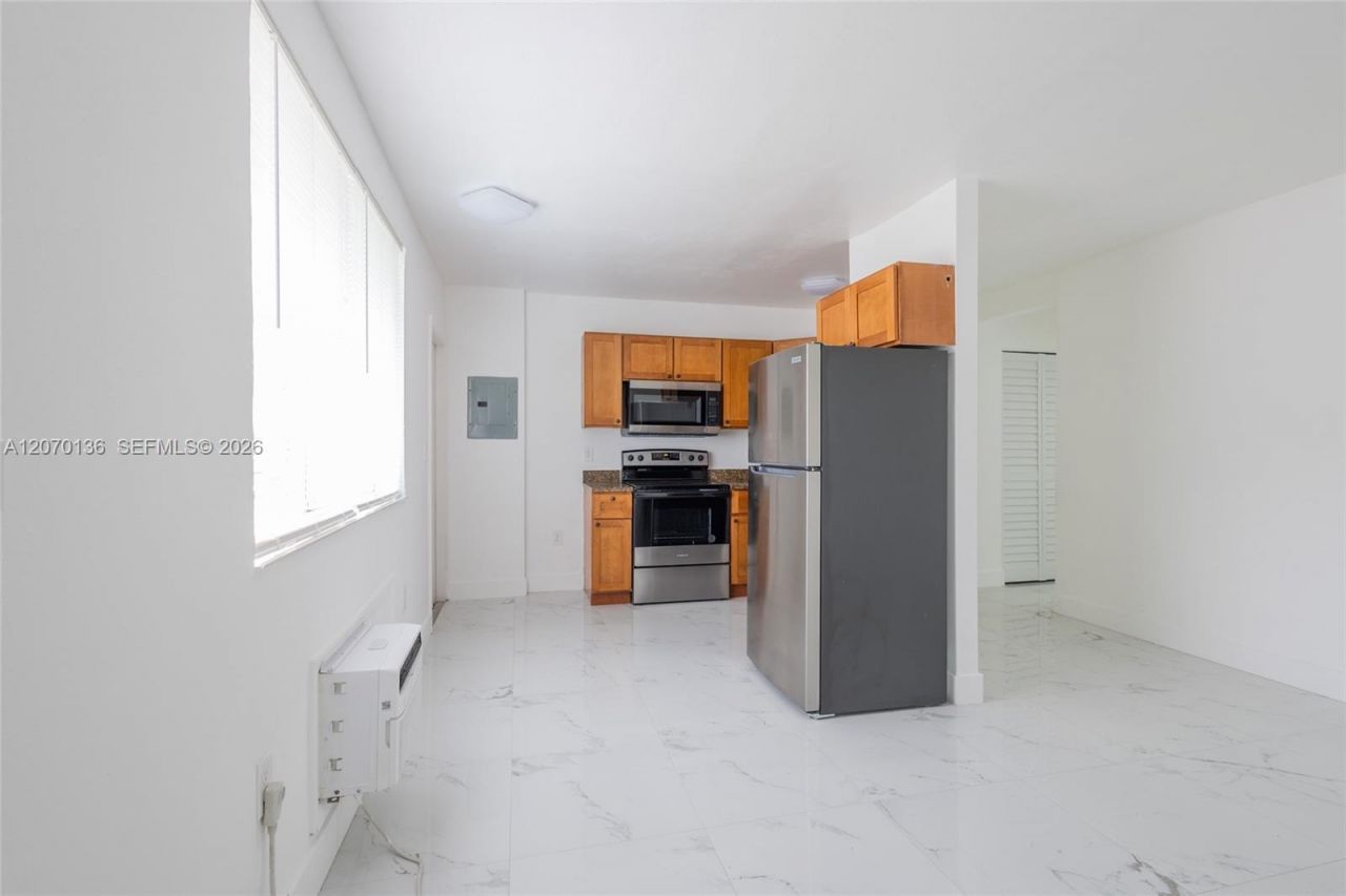 979 SW 10th St , Unit 2, Miami, FL 33130 Photo