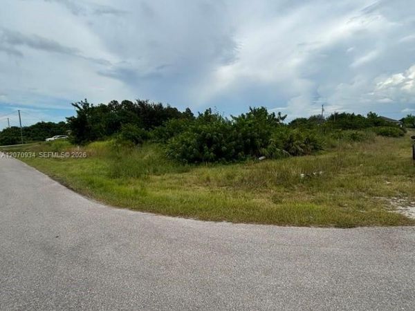 1609 Flora Ave S, Lehigh Acres, FL 33976