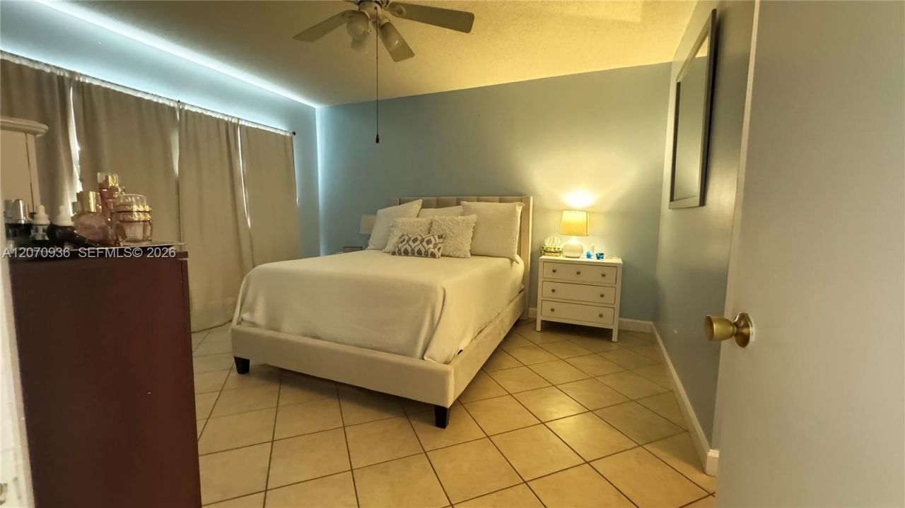 2200 Park Ln, Unit 311, Hollywood, FL 33021 Photo