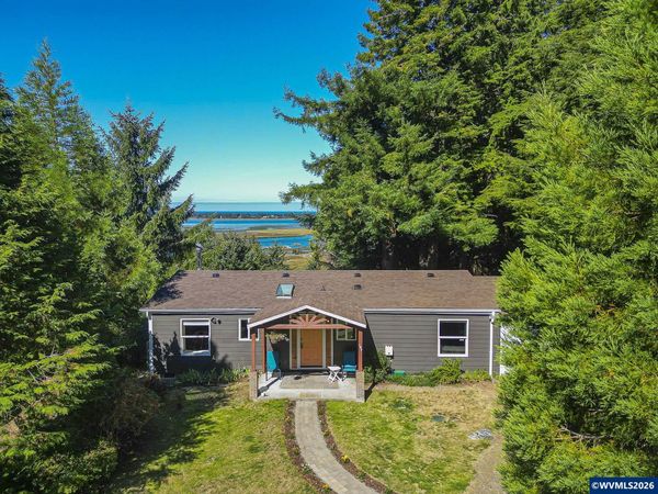 197 S Wells Dr, Lincoln City, OR 97367