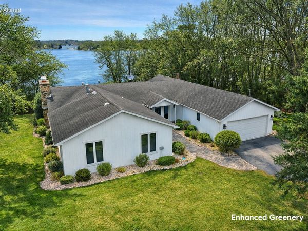 W5368 Plantation Rd, Sugar Creek, WI 53121