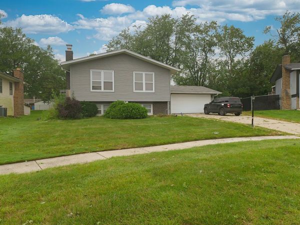 18920 S Maple Avenue , Country Club Hills, IL 60478