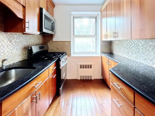 7502 Austin Street Austin Street, Unit 2G, Forest Hills, NY 11375