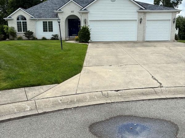 1031 Deer Cliff Court, Fort Wayne, IN 46804