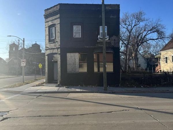 2501 N 35th STREET, Milwaukee, WI 53210