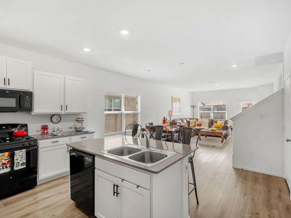 200 Montego ST, Hutto, TX 78634