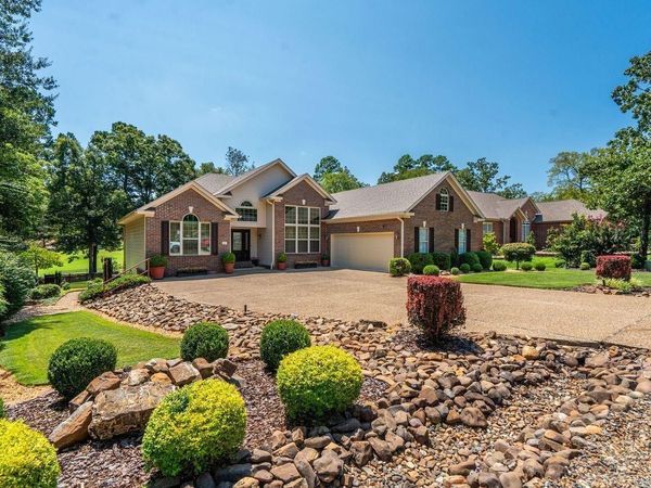 13 Fachado Drive, Hot Springs Village, AR 71909
