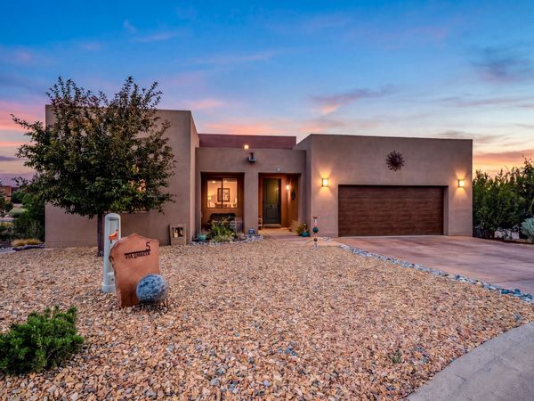 5 Via Quarta , Santa Fe, NM 87507